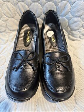 Ingaro Black Leather Bow-Trim Loafers for Women